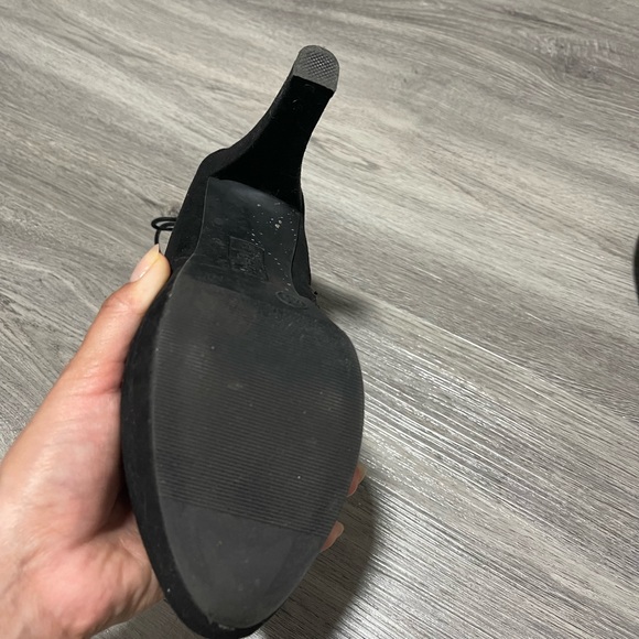 Laced booties with heel - Picture 3 of 5